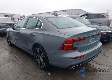 2022 Volvo S60 B5 Inscription из США, поврежденный, VIN 7JRL12TL2NG162014